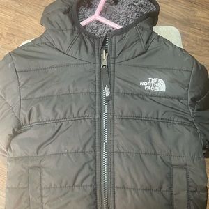 🛑SOLD🛑 Kids north face reversible coat size 4T